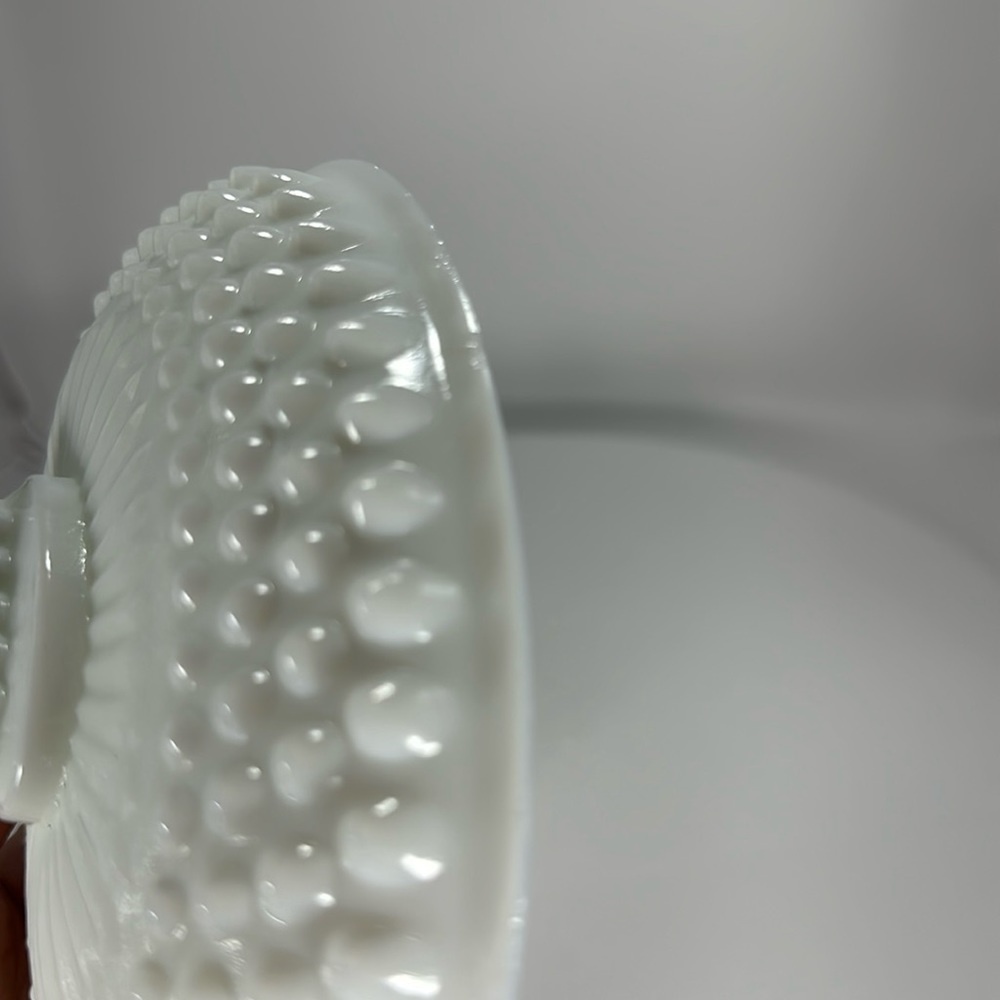 Vintage Fenton Hobnail - Milk glass Dish with Lid - Picture 13 of 17